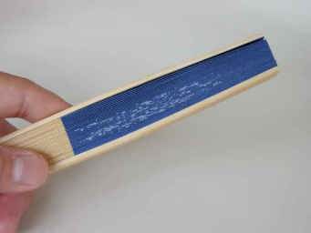 ��ɓ���ލאg�̐�q�ł��B